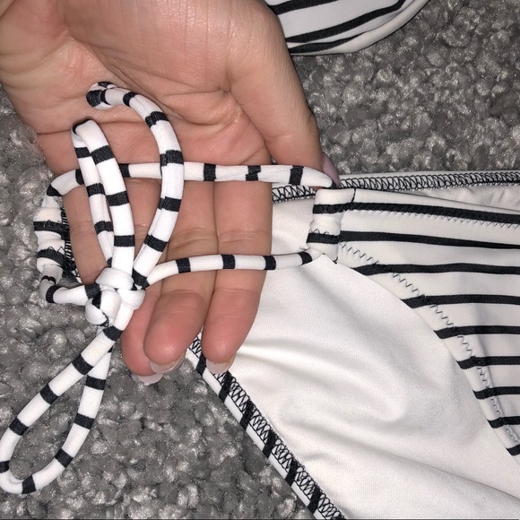 Victoria’s Secret strapless stripped bikini - Picture 3 of 5